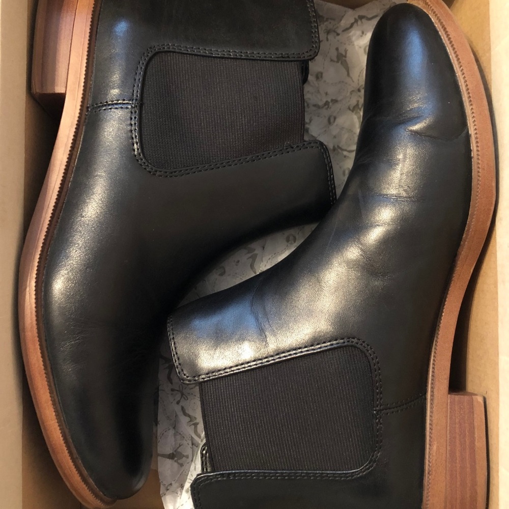Clarks 6.5 Black Booties